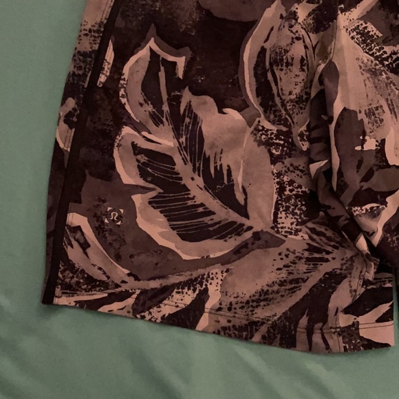 COPY - Lululemon pace breaker short 7” liner-less - Picture 3 of 3